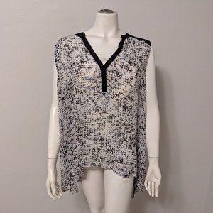 Torrid Gray / Black blouse